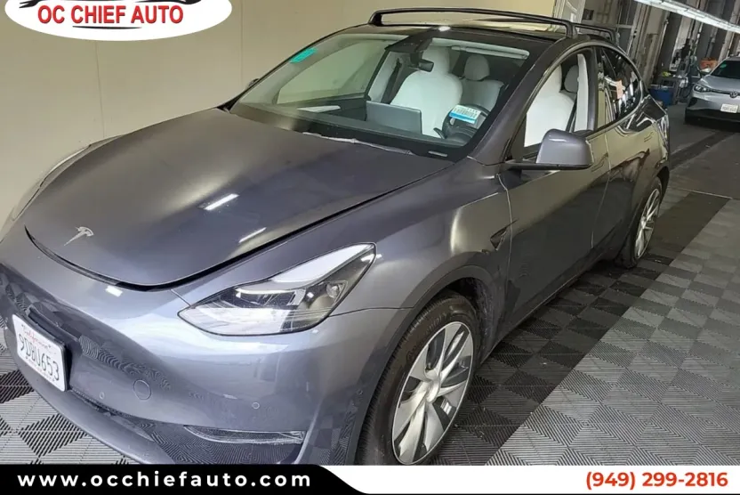 2022 Tesla Model Y Long Range photo 1