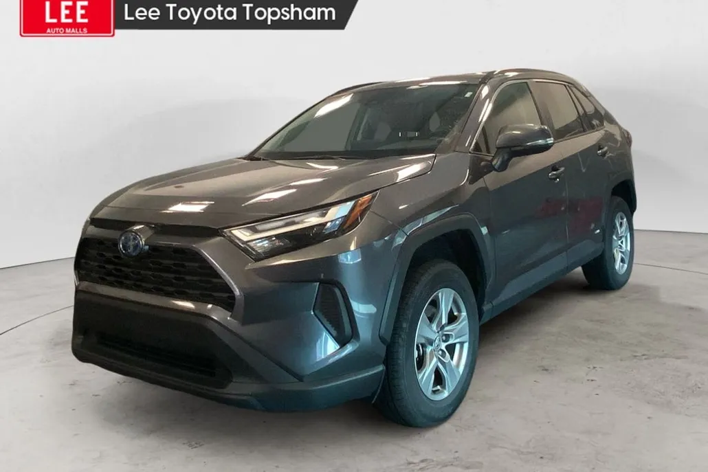 2024 Toyota RAV4 Hybrid XLE photo 1