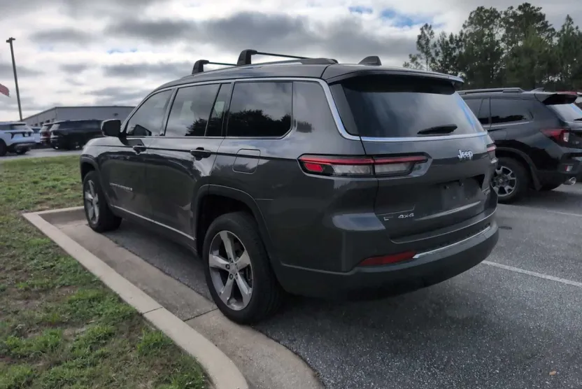 2022 Jeep Grand Cherokee Limited photo 1