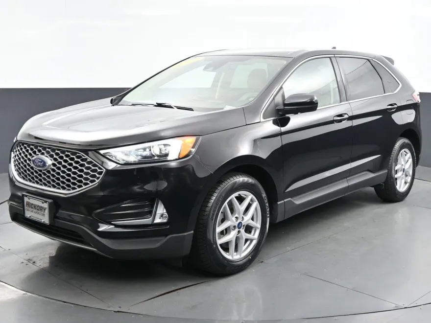 2023 Ford Edge SEL photo 1