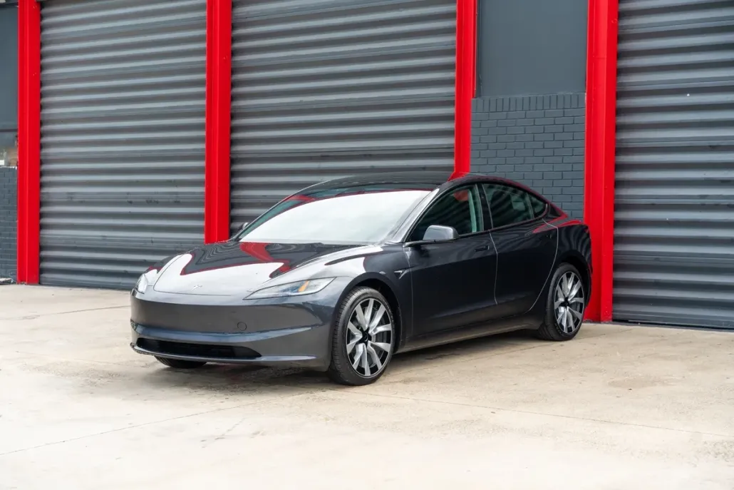 2025 Tesla Model 3 Long Range photo 1
