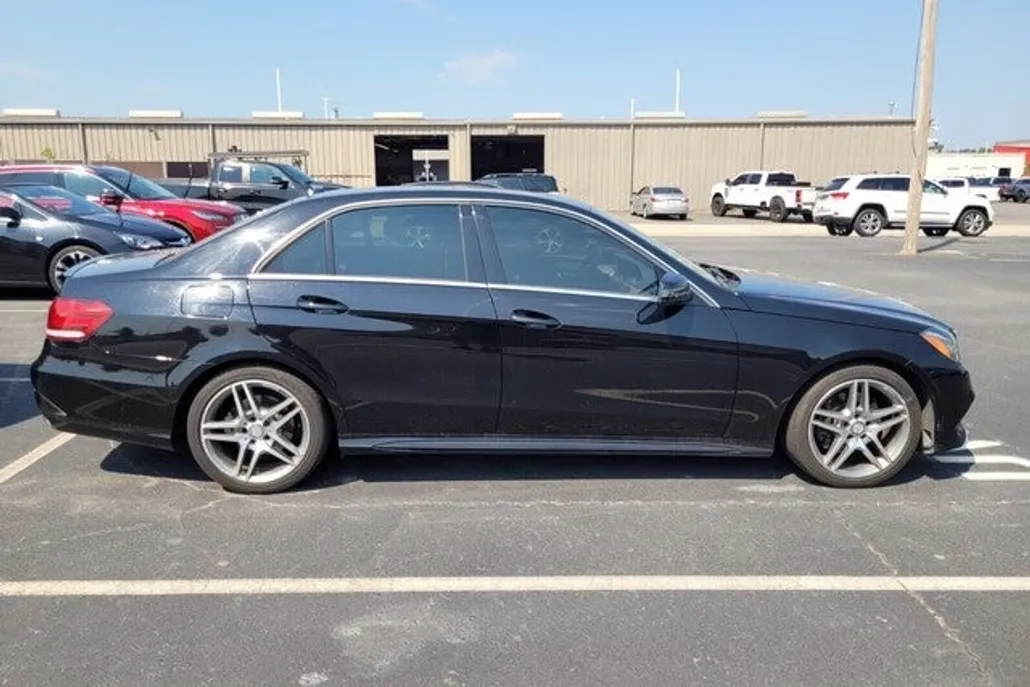 2014 Mercedes Benz E 350 4MATIC photo 1