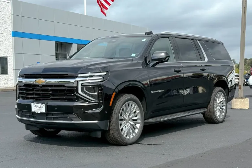 2025 Chevrolet Suburban LS photo 1