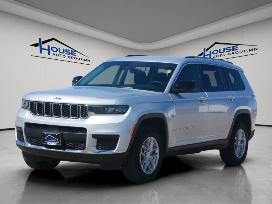 2023 Jeep Grand Cherokee Laredo photo 1