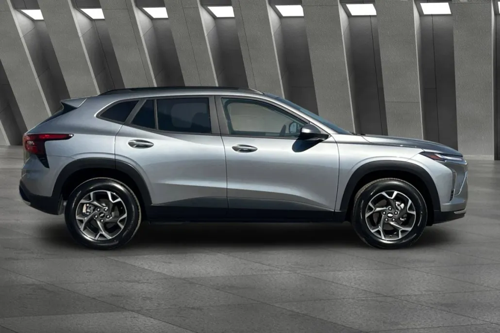 2024 Chevrolet Trax photo 1