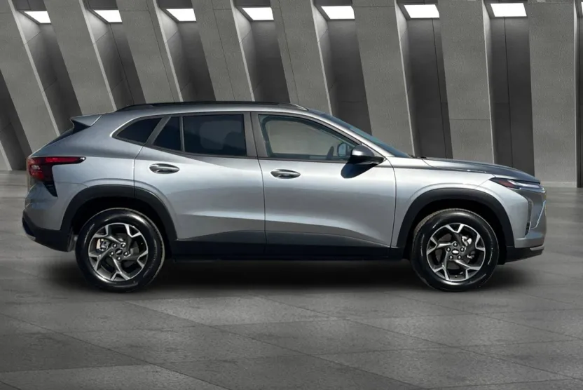 2024 Chevrolet Trax photo 1