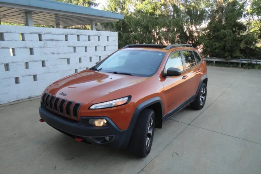 2014 Jeep Cherokee Trailhawk photo 1