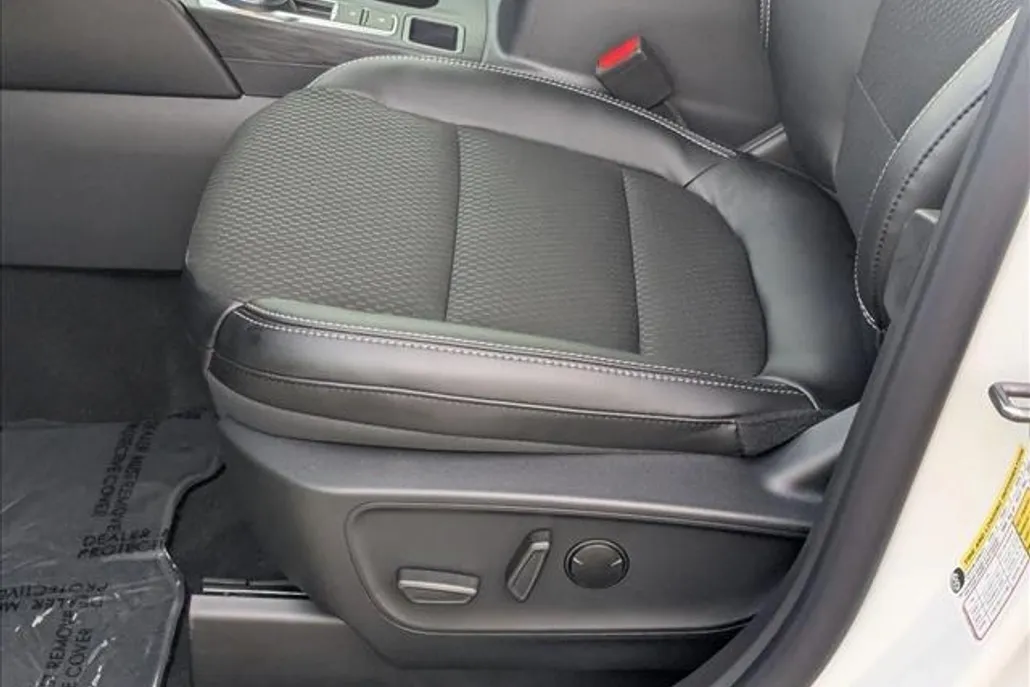 2025 Ford Escape photo 1