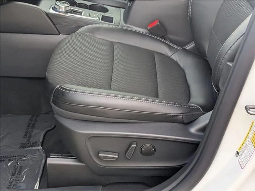2025 Ford Escape photo 1