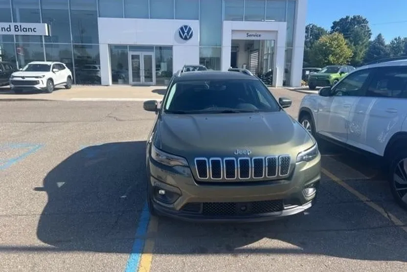 2020 Jeep Cherokee Lux photo 1