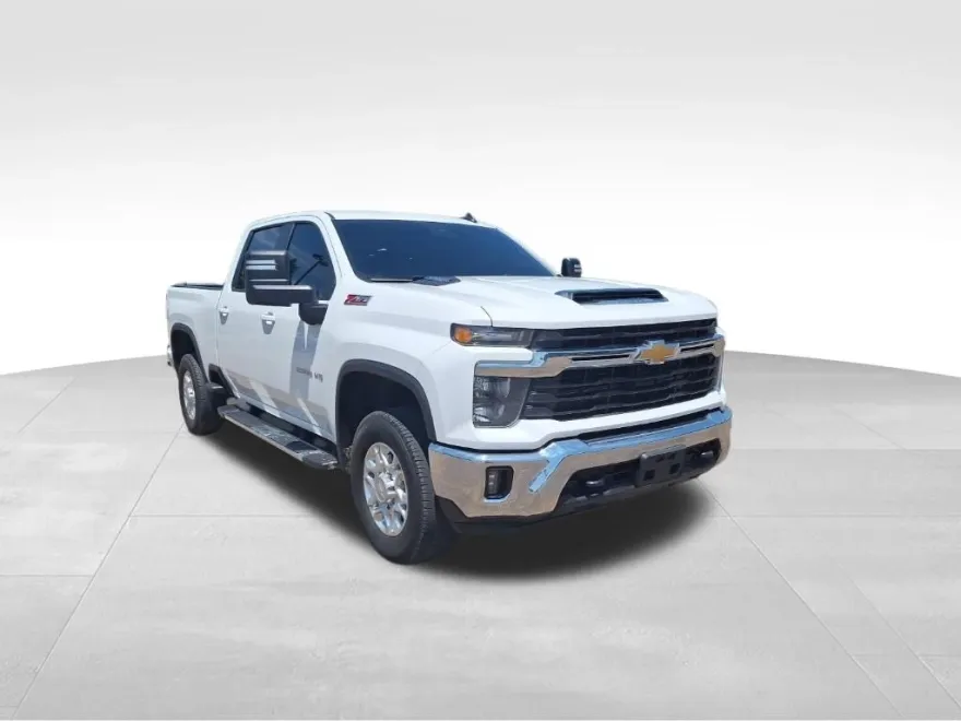 2024 Chevrolet Silverado 2500HD LT photo 1