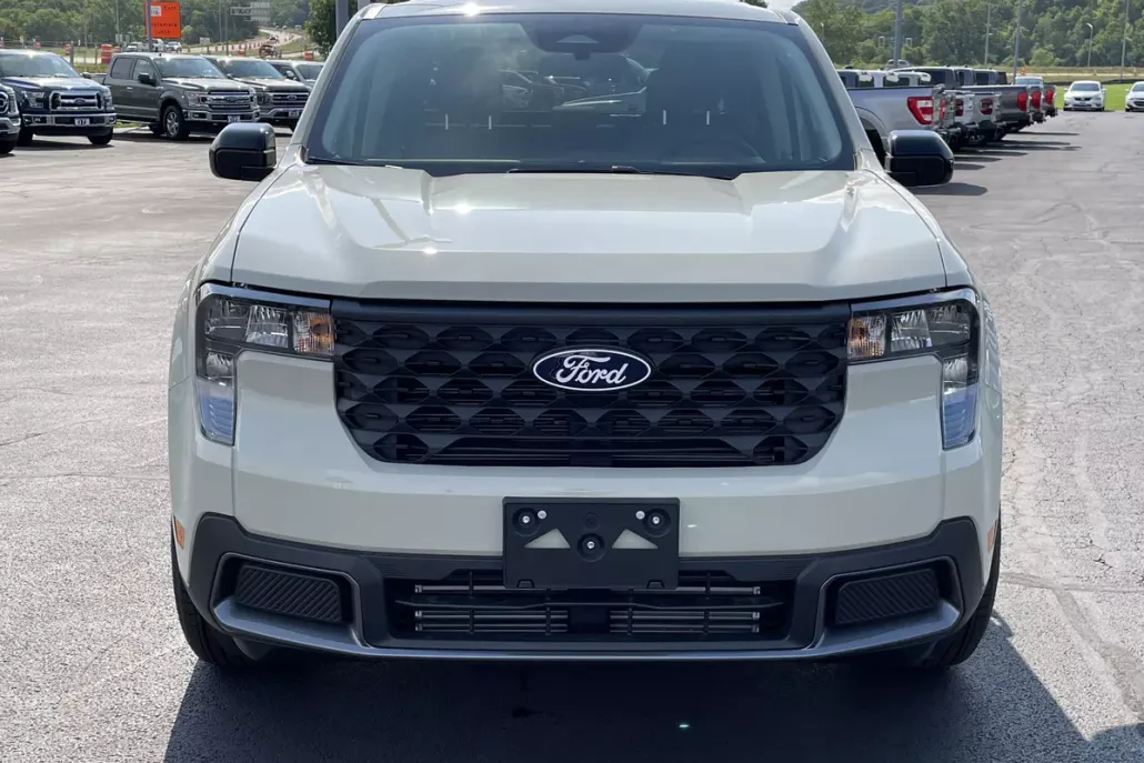 2025 Ford Maverick XLT photo 1
