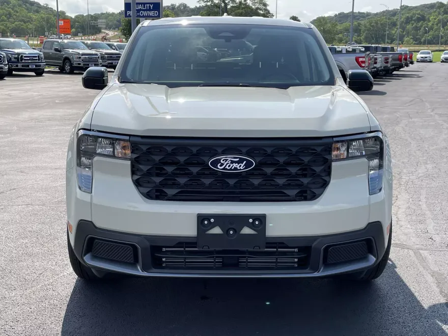 2025 Ford Maverick XLT photo 1