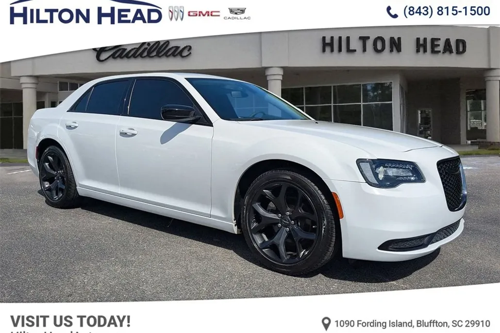 2023 Chrysler 300 Touring photo 1