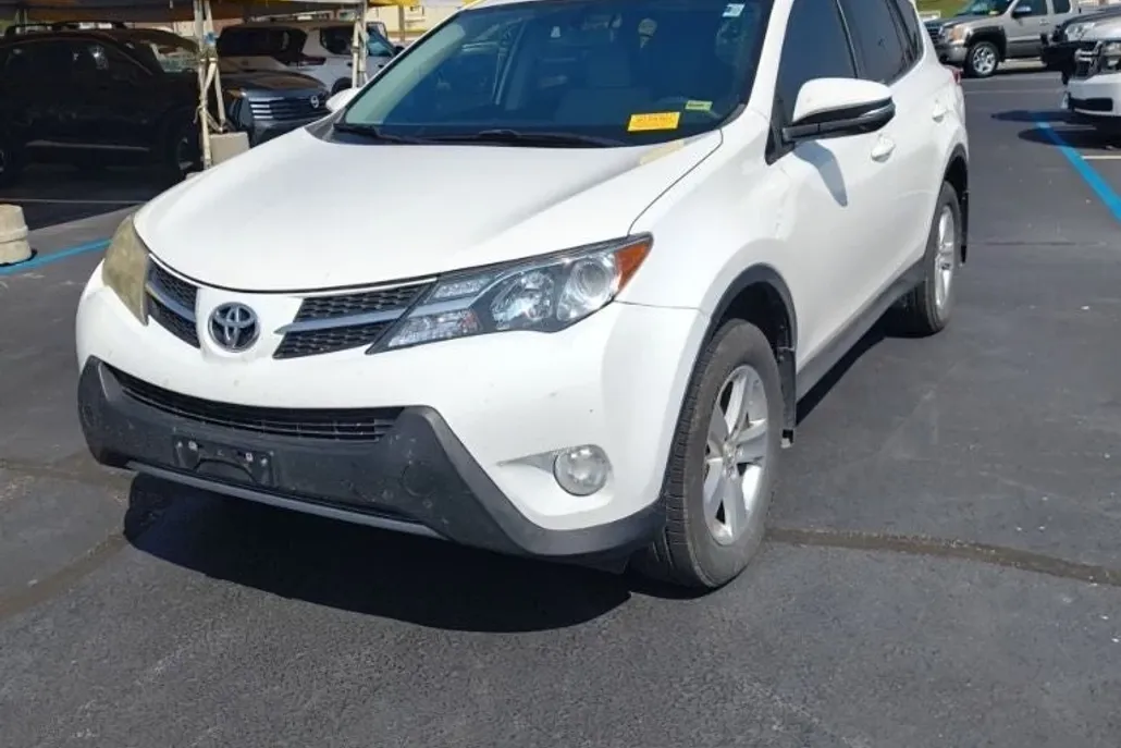 2014 Toyota RAV4 XLE photo 1