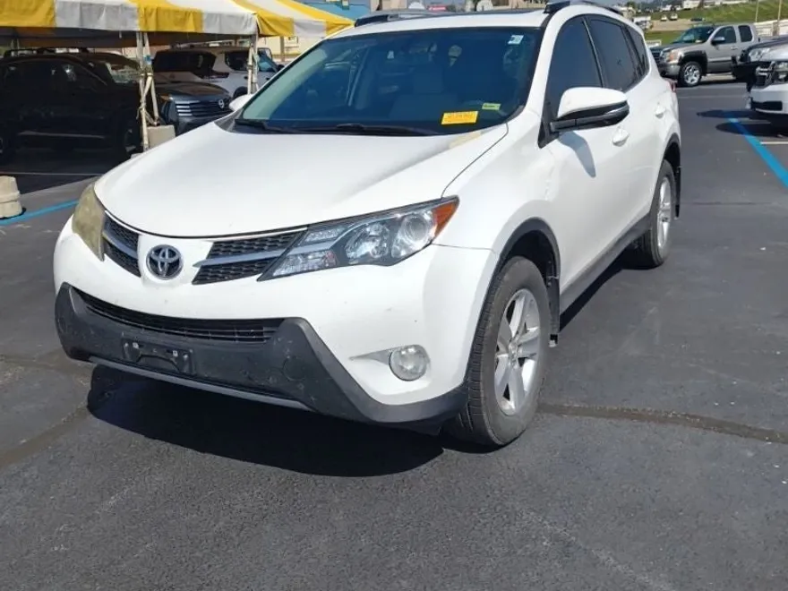 2014 Toyota RAV4 XLE photo 1