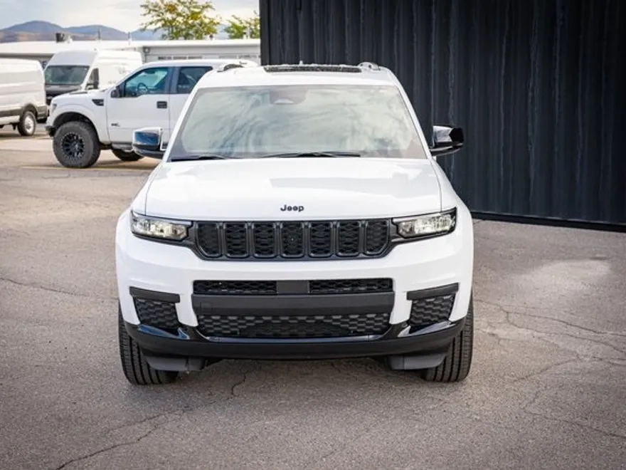 2025 Jeep Grand Cherokee Altitude X photo 1