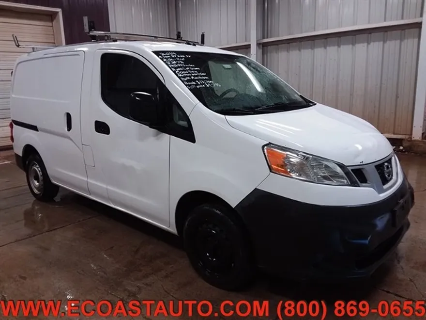 2014 Nissan NV200 SV photo 1