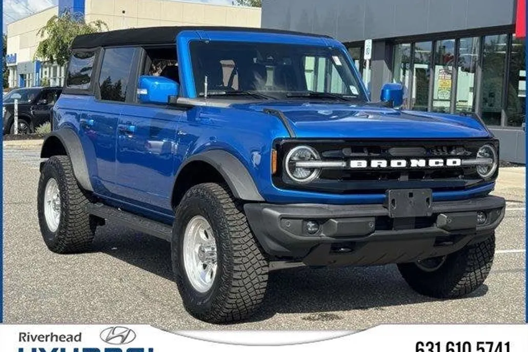 2024 Ford Bronco Outer Banks photo 1