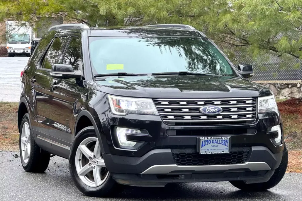 2017 Ford Explorer XLT photo 1
