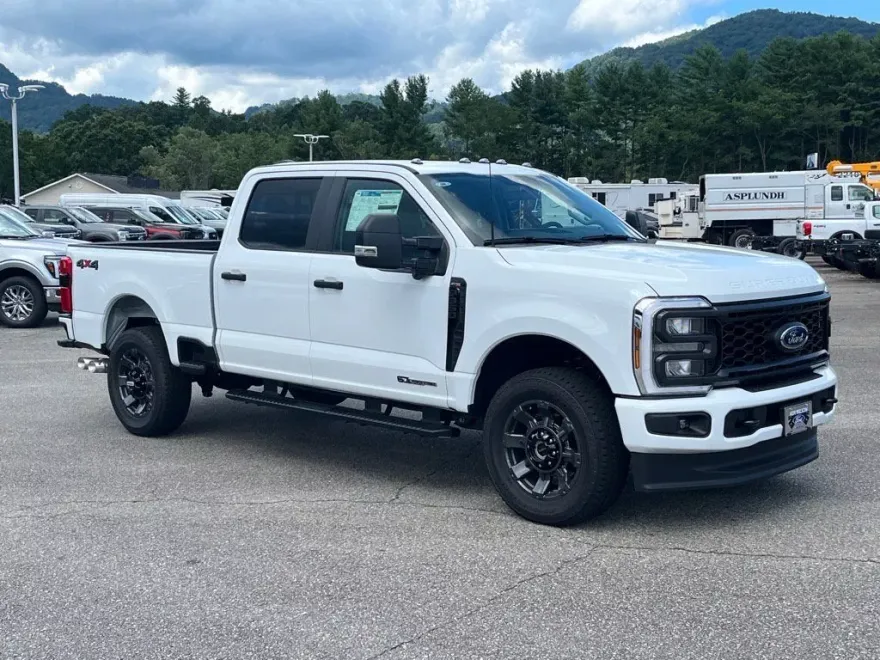 2025 Ford F-350 XL photo 1