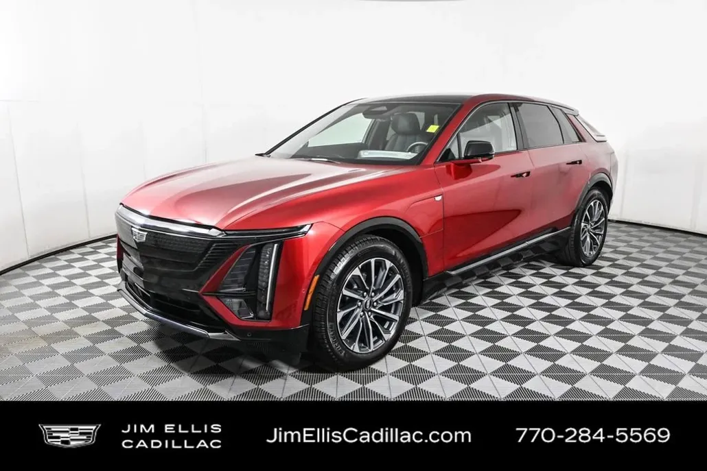 2024 Cadillac Lyriq Sport photo 1