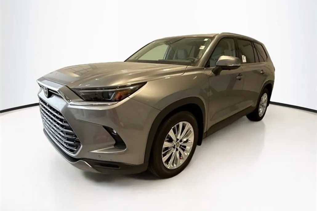2026 Toyota Grand Highlander Platinum photo 1