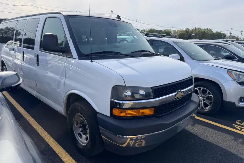 2020 Chevrolet Express LT 3500 photo 1