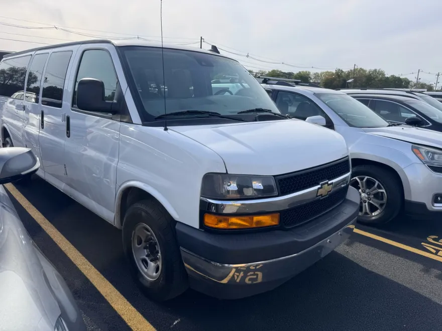2020 Chevrolet Express LT 3500 photo 1