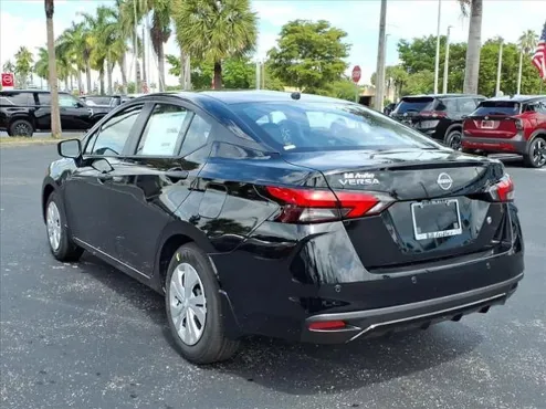 2025 Nissan Versa S photo 4
