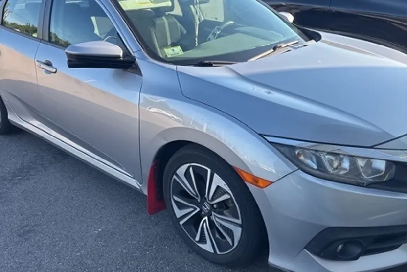 2017 Honda Civic EX photo 1