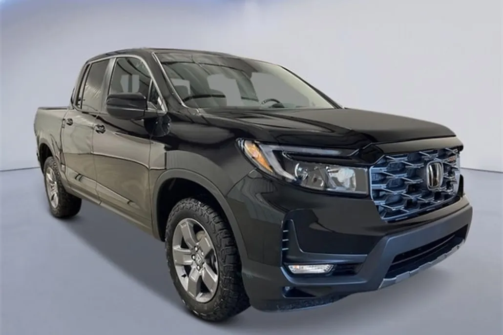 2025 Honda Ridgeline TrailSport photo 1