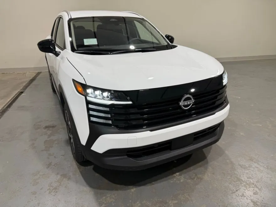 2026 Nissan Kicks SV photo 1