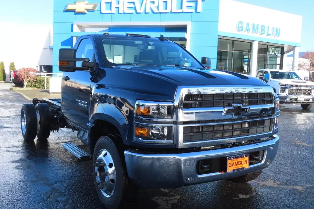 2023 Chevrolet Silverado 5500HD LT photo 1