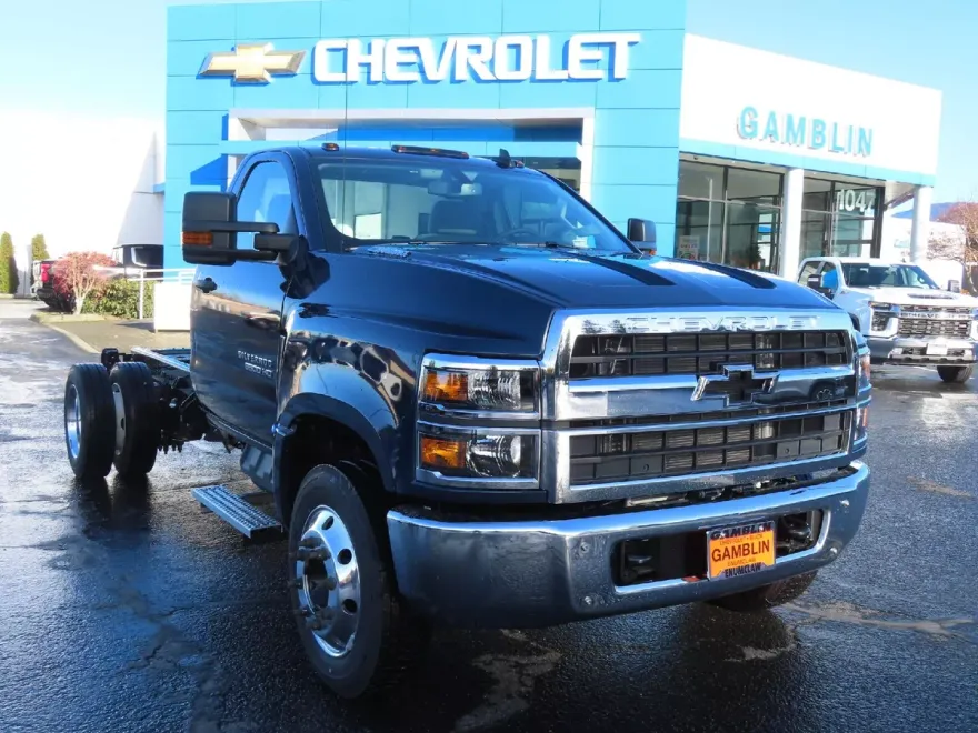 2023 Chevrolet Silverado 5500HD LT photo 1