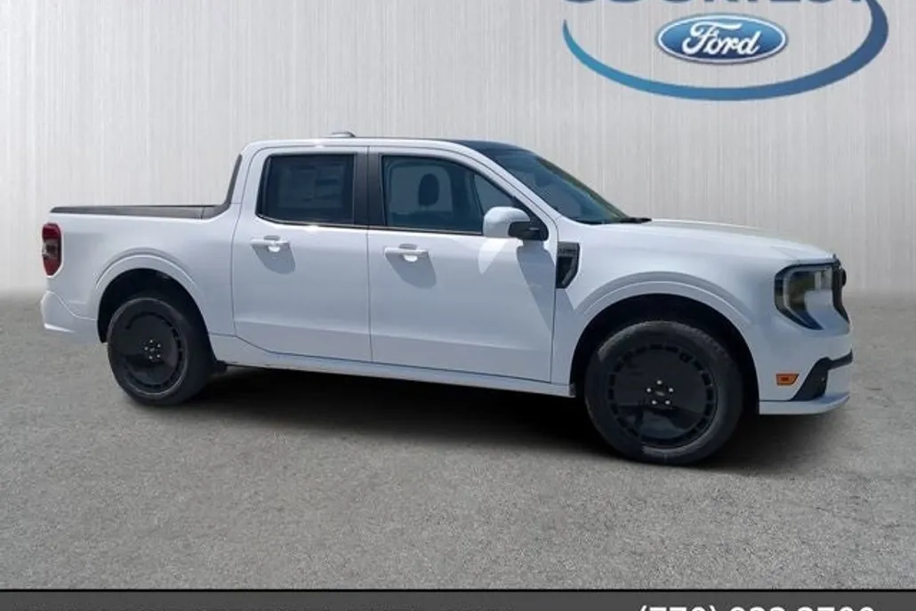 2025 Ford Maverick photo 1