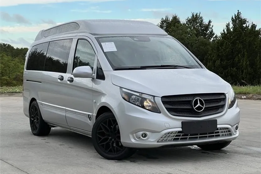 2021 Mercedes Benz Metris Passenger Van photo 1