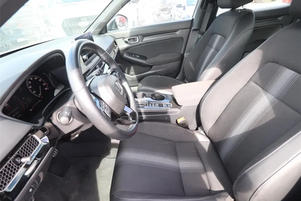 2025 Honda Civic Hatchback Sport photo 1