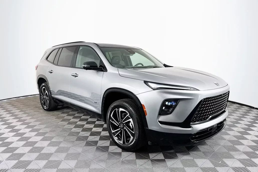 2025 Buick Enclave Sport Touring photo 1