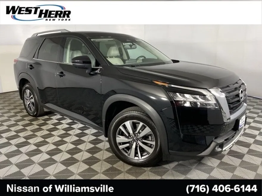 2022 Nissan Pathfinder SL photo 1