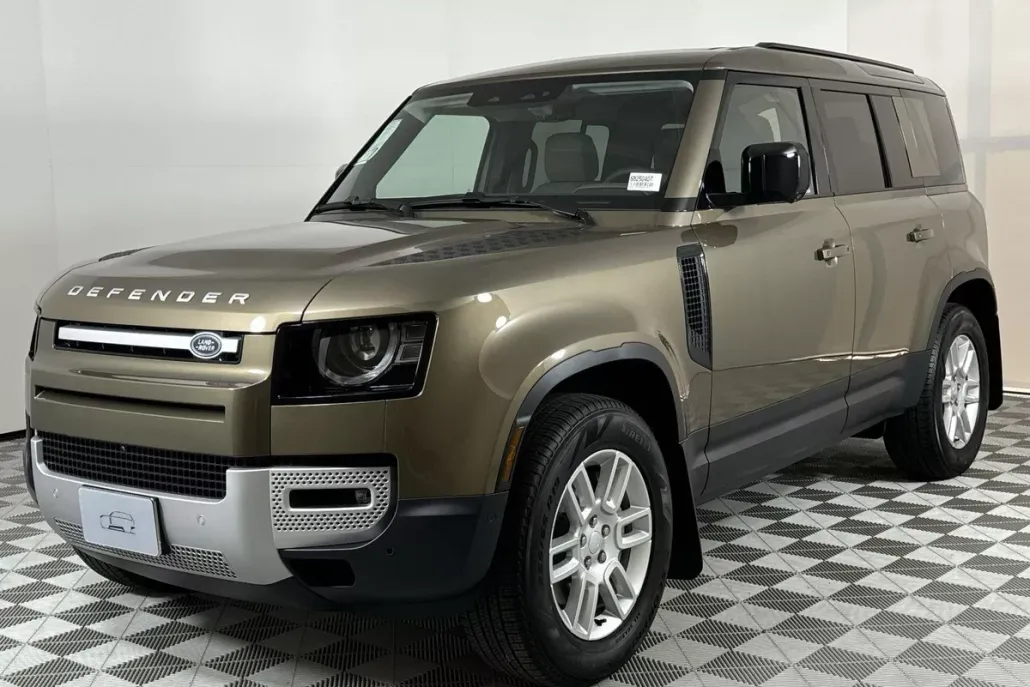 2025 Land Rover Defender 110 S photo 1