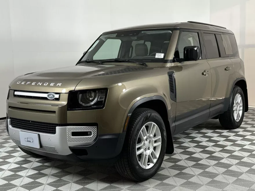 2025 Land Rover Defender 110 S photo 1