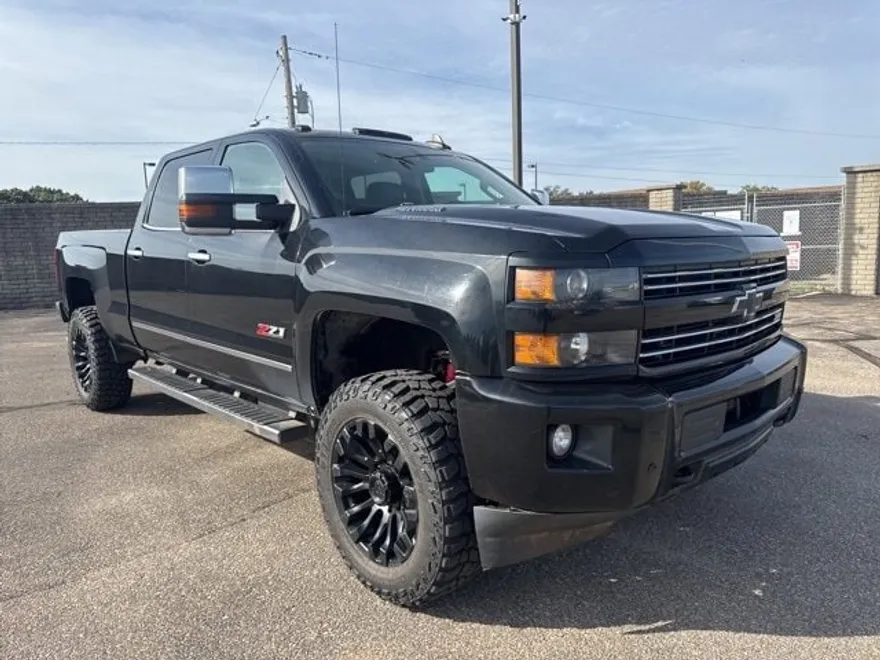 2016 Chevrolet Silverado 2500HD LTZ photo 1
