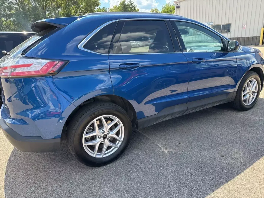 2024 Ford Edge SEL photo 1