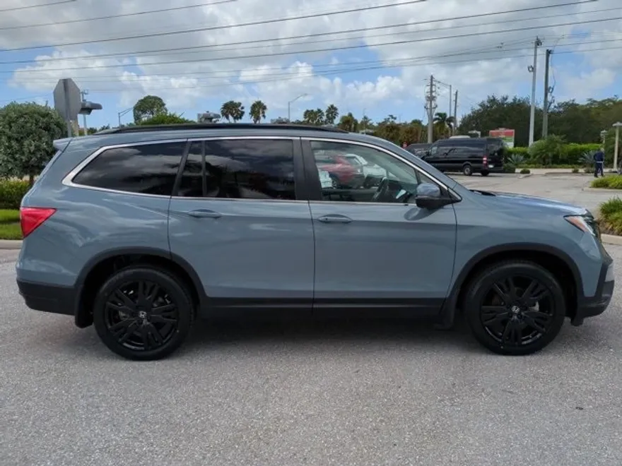 2022 Honda Pilot SE photo 1