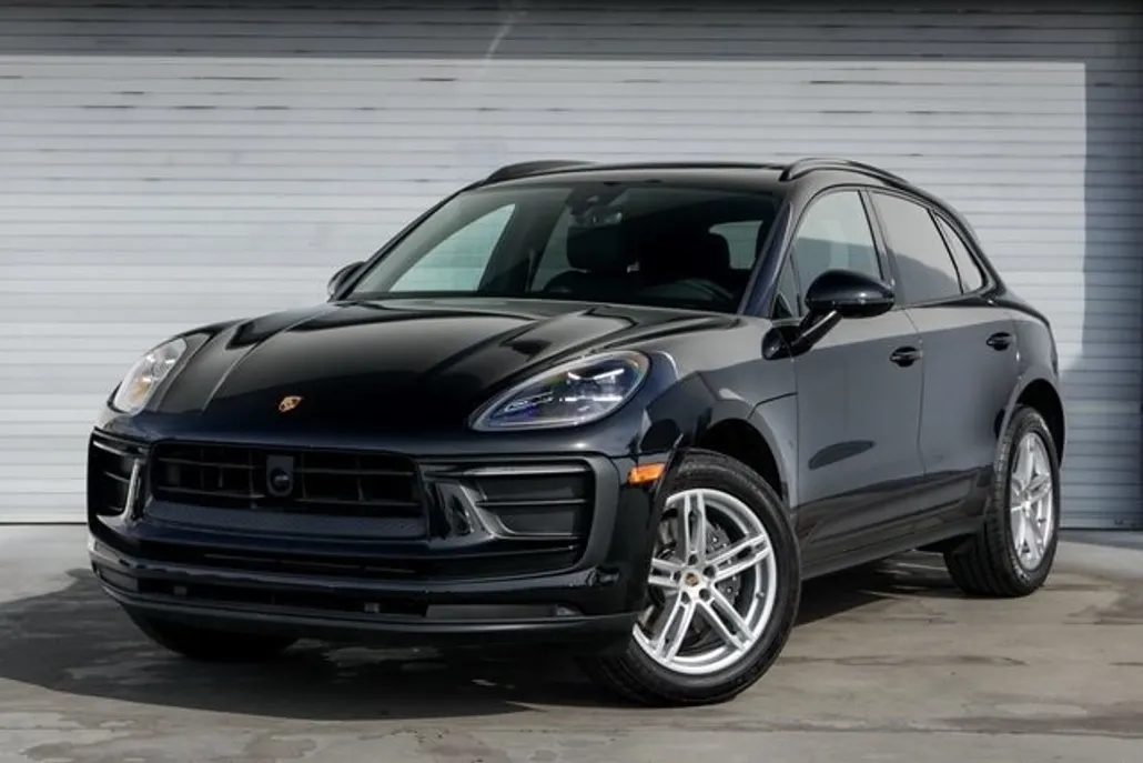2024 Porsche Macan photo 1