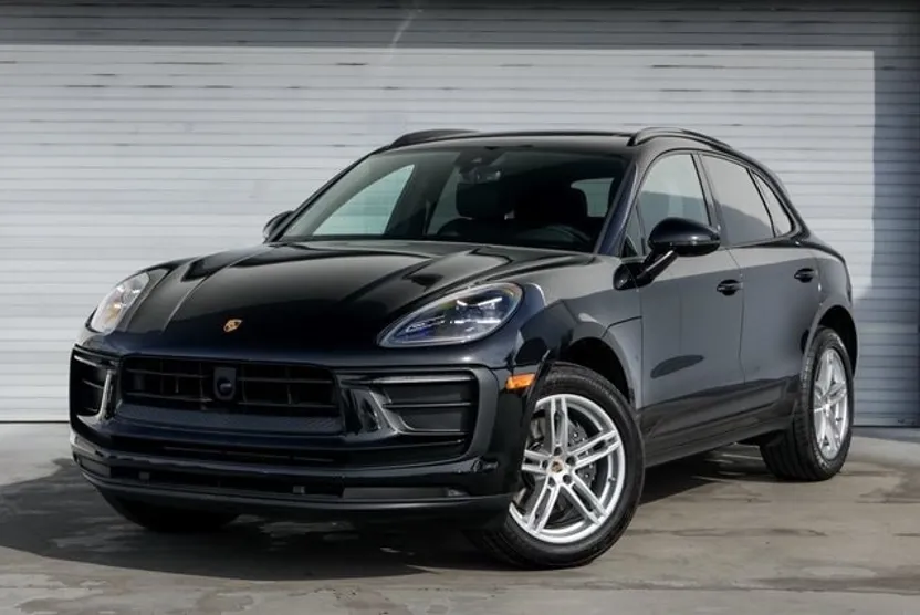 2024 Porsche Macan photo 1