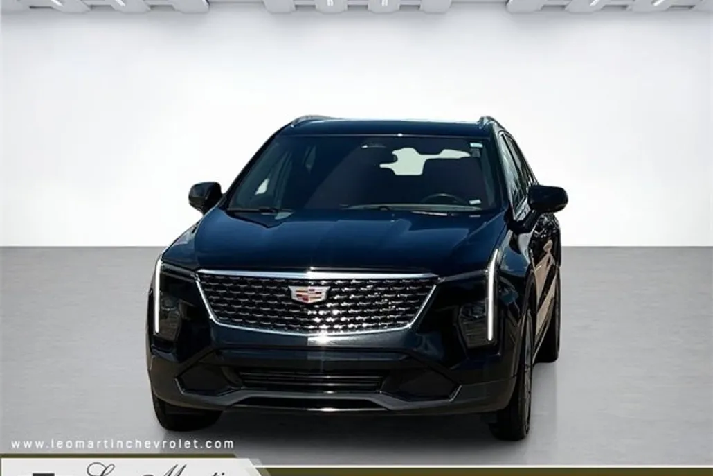 2024 Cadillac XT4 Premium Luxury photo 1