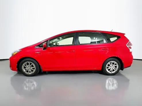 2016 Toyota Prius V Three photo 4