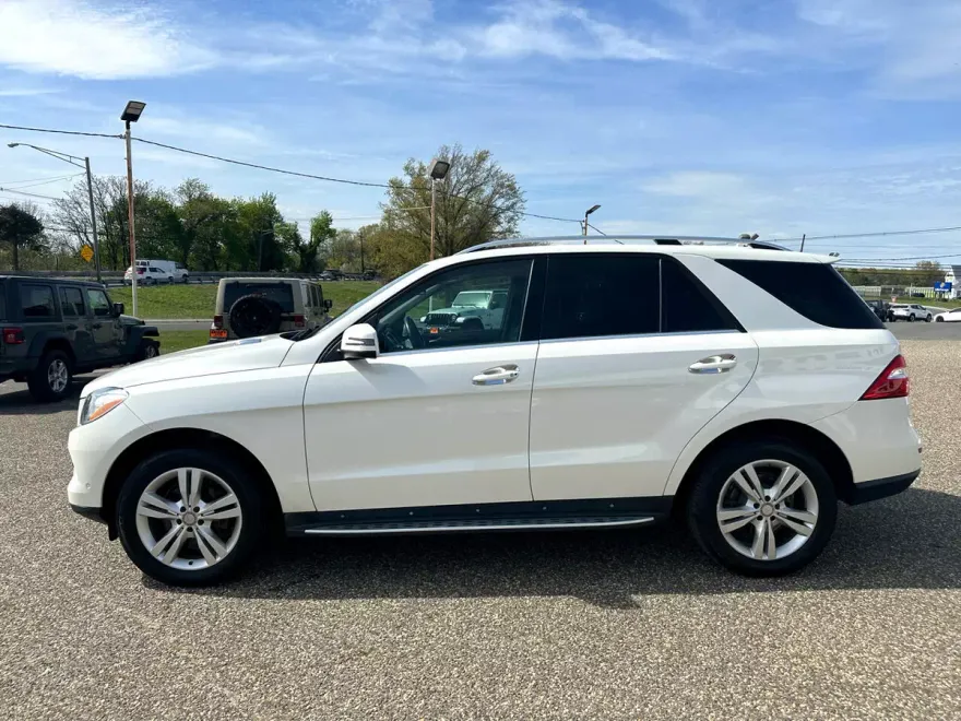 2015 Mercedes Benz ML 4MATIC 350 photo 4